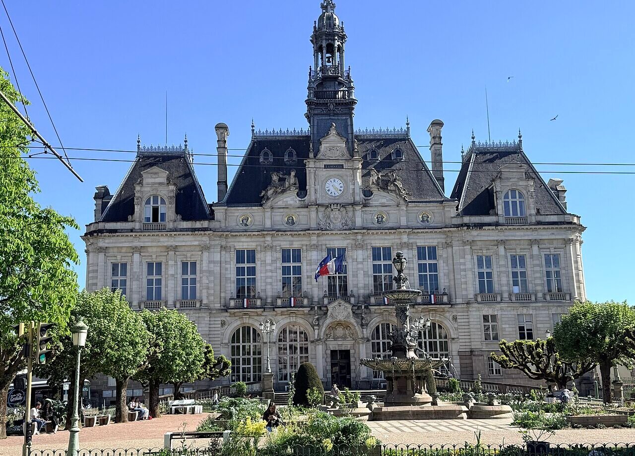 L'hôtel de ville de Limoges en avril 2026, avant l'incendie.