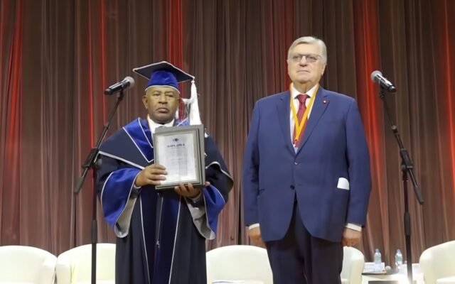 Moscou : Azali Assoumani fait docteur honoris causa par l’université russe MGIMO