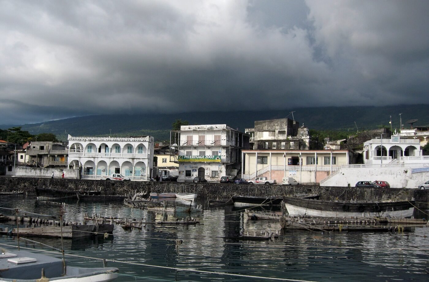 Moroni-Harbour